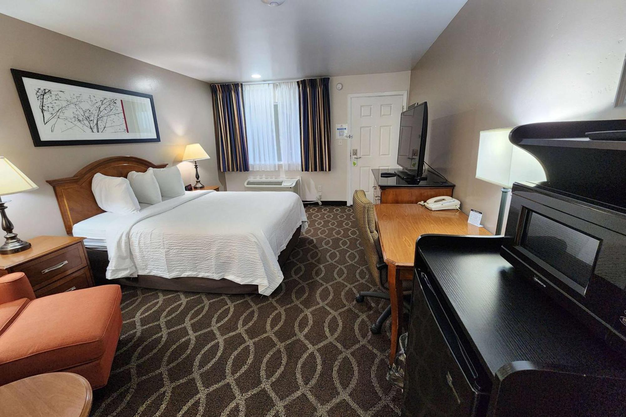 Ramada Bayside Inn & Suites Eureka Exterior foto