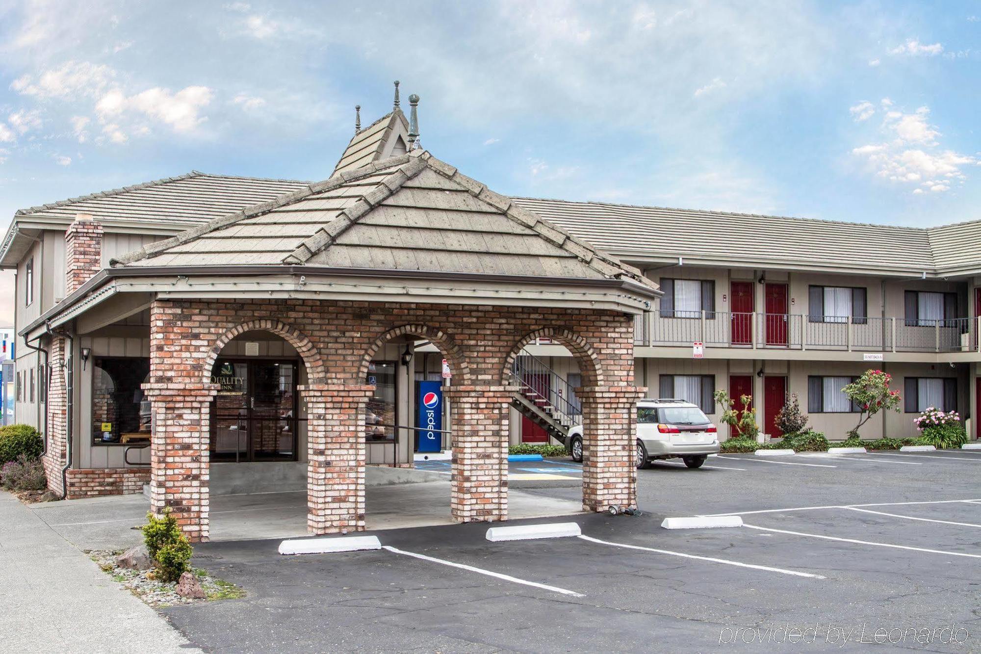 Ramada Bayside Inn & Suites Eureka Exterior foto